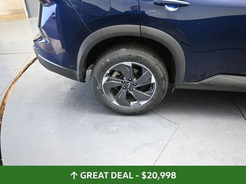 Used 2025 Nissan Rogue SV FWD image 22