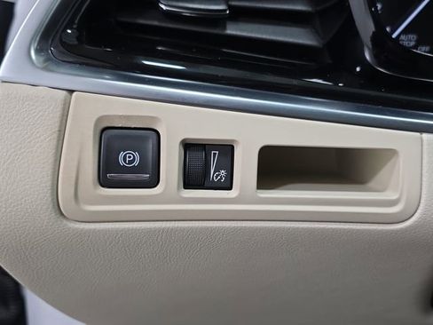 Certified 2023 Cadillac XT6 Premium Luxury image 23