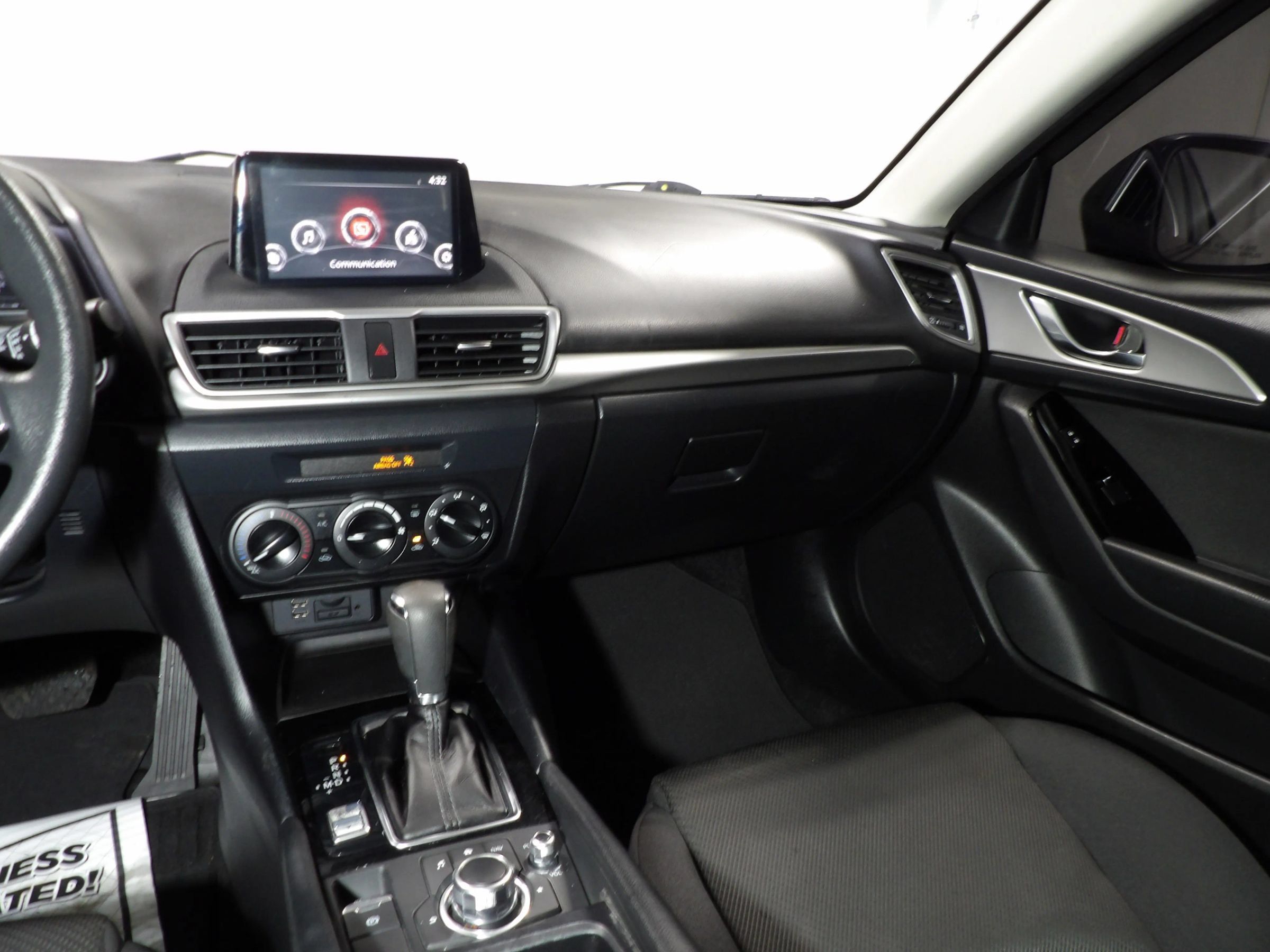 Used 2018 MAZDA MAZDA3 Sport FWD image 13