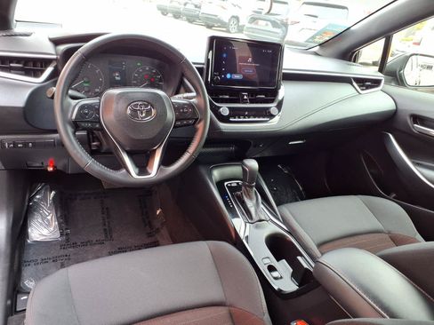 Certified 2025 Toyota Corolla SE FWD image 8