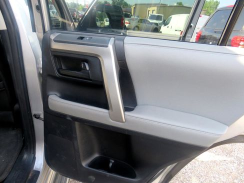 Used 2012 Toyota 4Runner SR5 image 23