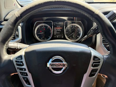 Used 2016 Nissan Titan SL AWD/4WD image 19