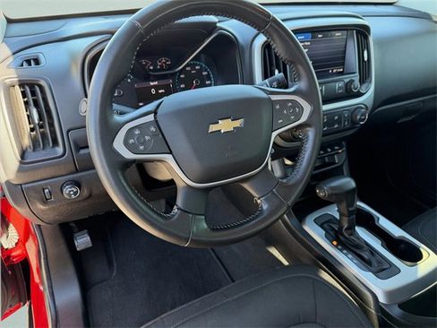 Used 2020 Chevrolet Colorado LT w/ Colorado RST Special Edition image 25