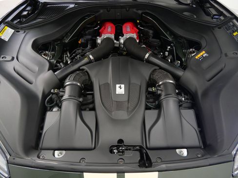 Used 2019 Ferrari Portofino RWD image 12
