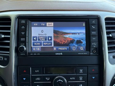 Used 2013 Jeep Grand Cherokee Overland Summit AWD/4WD image 16