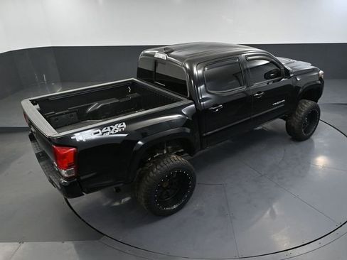 Used 2017 Toyota Tacoma TRD Sport w/ Tow Package image 55