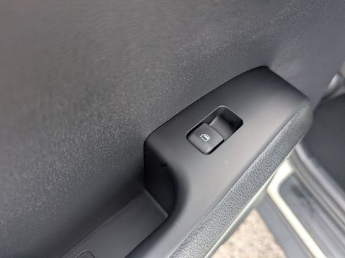 Used 2024 Kia Soul LX w/ Option Group 015 FWD image 11