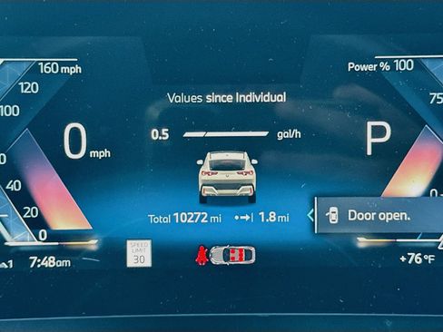 Used 2026 BMW X2 xDrive28i AWD/4WD image 9