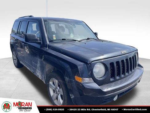 Used 2014 Jeep Patriot Latitude FWD image 3