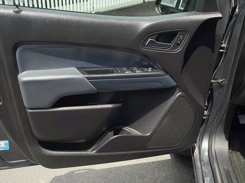 Used 2016 Chevrolet Colorado Z71 RWD image 12