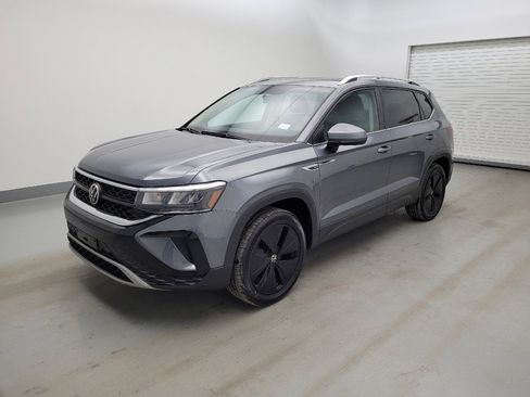 Used 2022 Volkswagen Taos SE AWD/4WD image 2