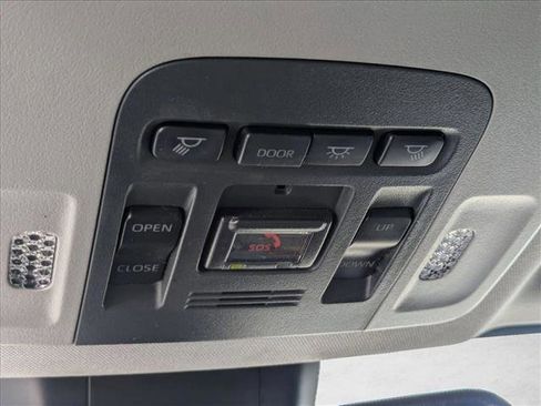 Used 2022 Toyota Camry SE w/ Convenience Package FWD image 12