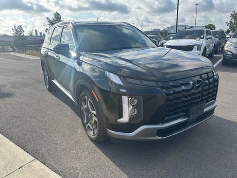 Used 2024 Hyundai Palisade SEL w/ Premium Package FWD image 2