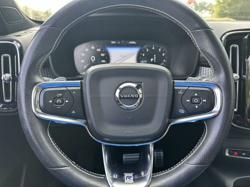 Used 2019 Volvo XC40 T5 R-Design image 15