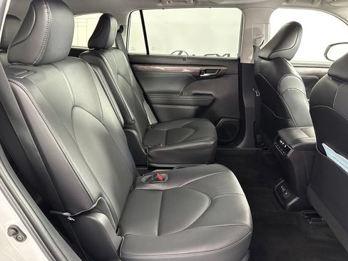 Used 2023 Toyota Highlander Limited AWD/4WD image 20