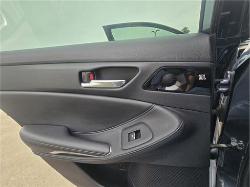 Used 2020 Toyota Avalon XLE w/ Moonroof Package FWD image 13