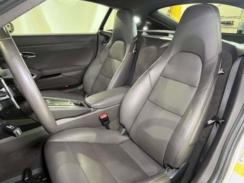 Certified 2025 Porsche 718 Cayman RWD image 5