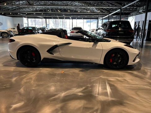 Used 2021 Chevrolet Corvette Stingray Premium Conv w/ Z51 Performance Package image 6