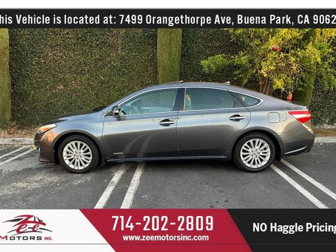 Used 2013 Toyota Avalon Limited w/ Technology Pkg FWD image 10