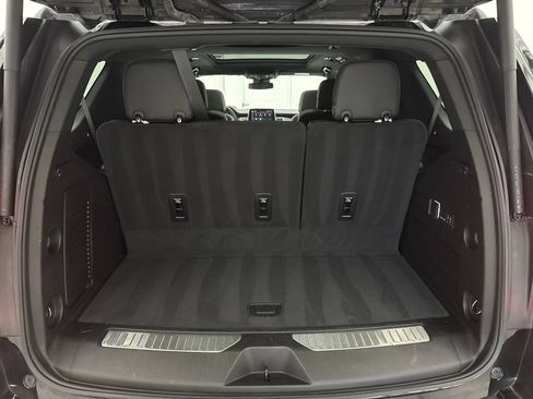 Used 2024 GMC Yukon AT4 w/ Technology Package AWD/4WD image 7