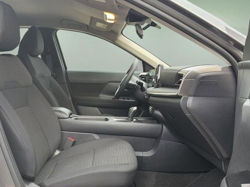 Certified 2025 Nissan Kicks S image 11