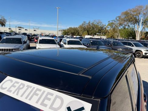 Used 2021 Land Rover Range Rover Sport HST image 11