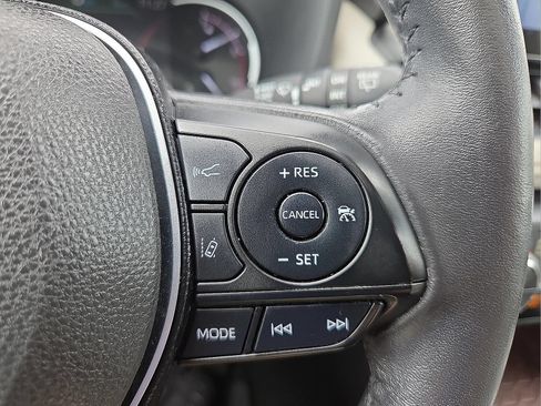 Used 2019 Toyota RAV4 Limited FWD image 24