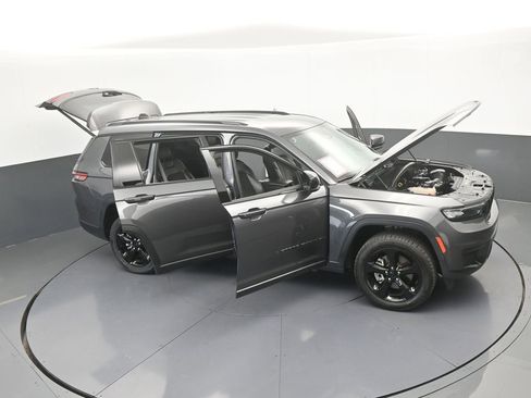 Used 2023 Jeep Grand Cherokee L Laredo image 69