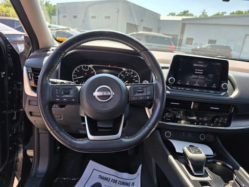 Used 2022 Nissan Rogue SV w/ SV Premium Package image 13