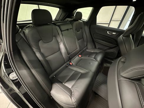 Used 2024 Volvo XC60 B5 Ultimate w/ Protection Package Premier image 20