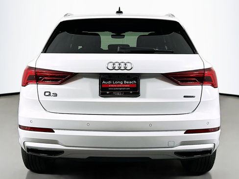 Used 2022 Audi Q3 2.0T Premium w/ Convenience Package image 3