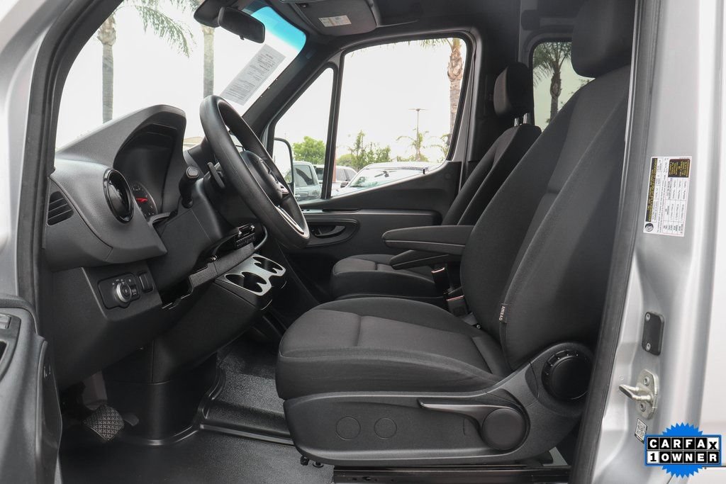 Used 2024 Mercedes-Benz Sprinter 2500 image 14