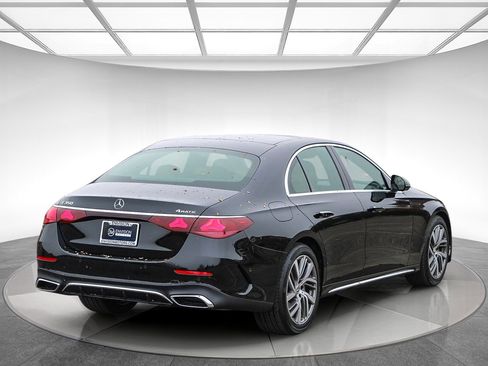 New 2026 Mercedes-Benz E 350 4MATIC Sedan image 4
