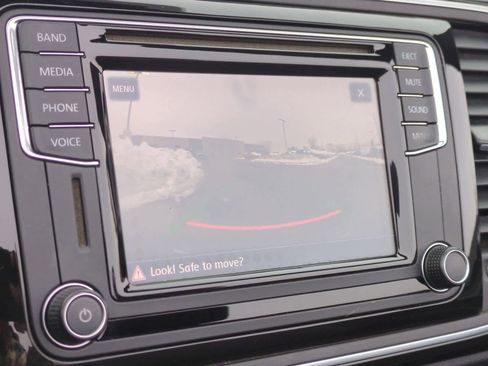 Used 2017 Volkswagen Beetle 1.8T SE image 29