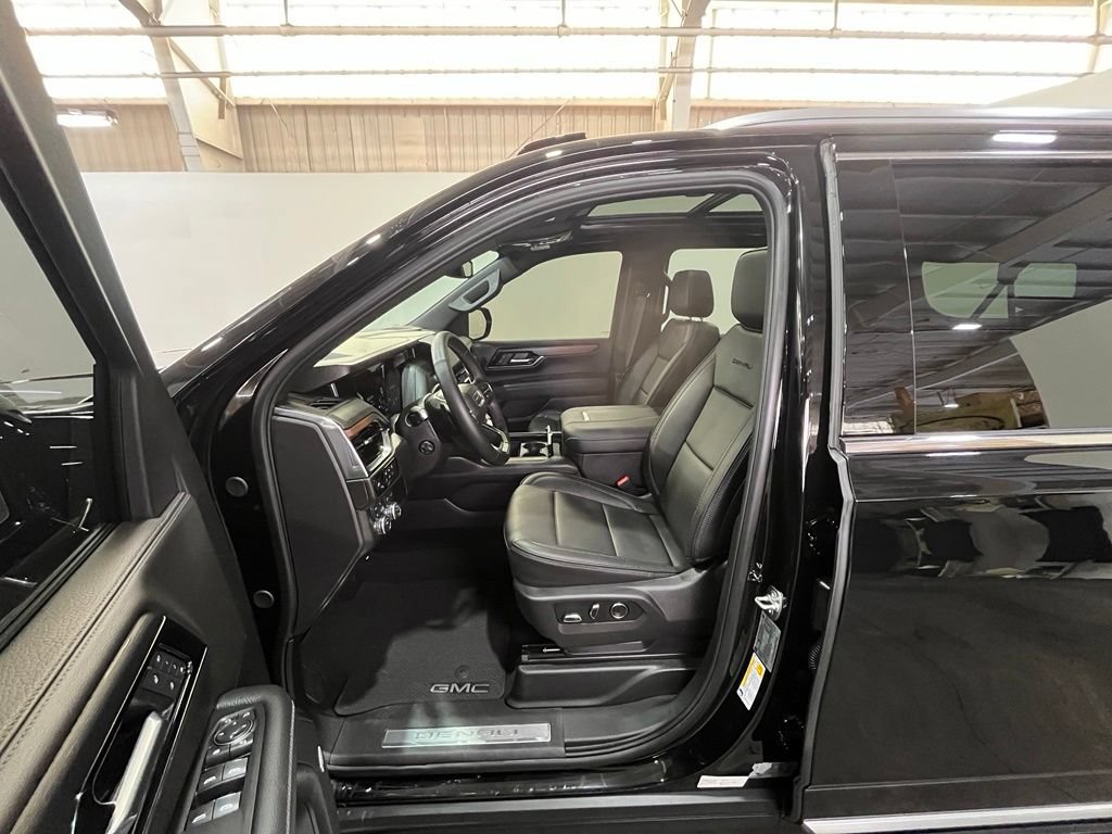Certified 2026 GMC Yukon XL Denali w/ Sun & Power Step Package AWD/4WD image 19