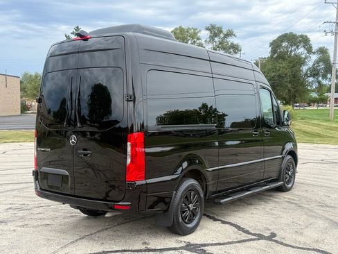 Used 2024 Mercedes-Benz Sprinter 2500 image 4
