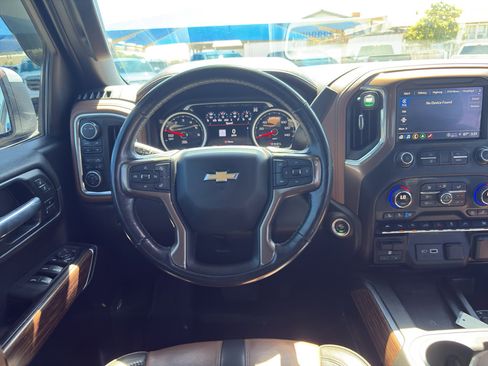Used 2021 Chevrolet Silverado 1500 High Country w/ Technology Package AWD/4WD image 16