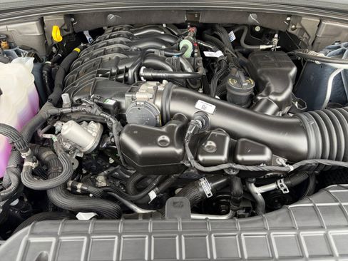 New 2025 Jeep Grand Cherokee Overland w/ Luxury Tech Group IV image 28