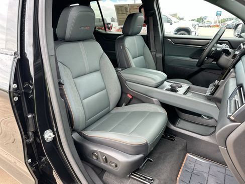 Used 2025 GMC Acadia AT4 AWD/4WD image 26