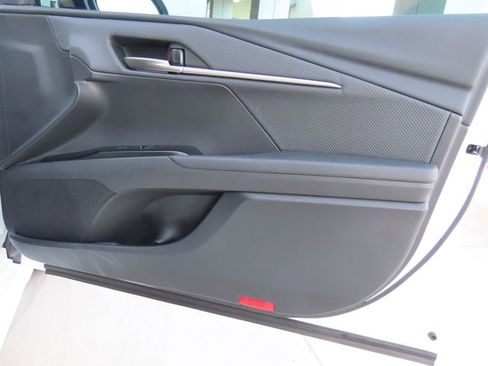 Used 2025 Toyota Camry SE image 24