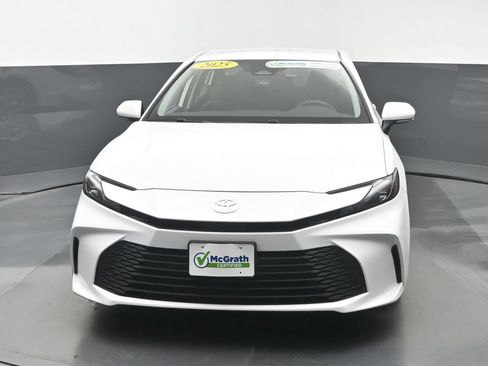 Used 2025 Toyota Camry LE FWD image 6