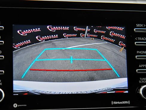 Used 2023 Toyota Camry SE image 19