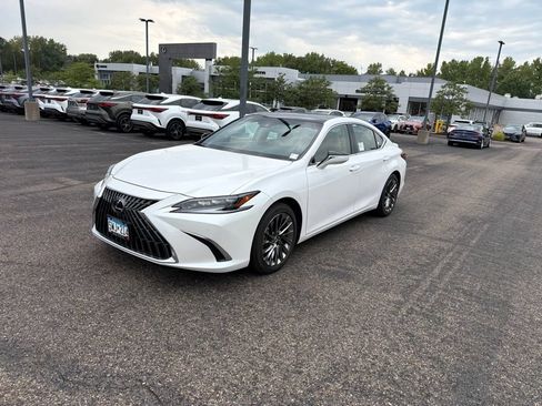 Certified 2025 Lexus ES 350 Ultra Luxury w/ Accessory Package (Z2) FWD image 7