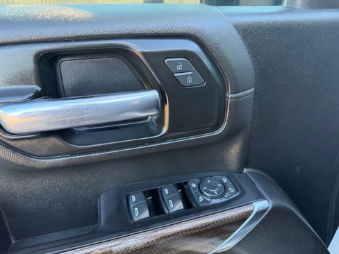 Used 2021 Chevrolet Silverado 2500 LT w/ Convenience Package image 24