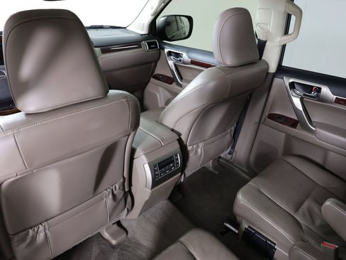 Used 2019 Lexus GX 460 Premium AWD/4WD image 55