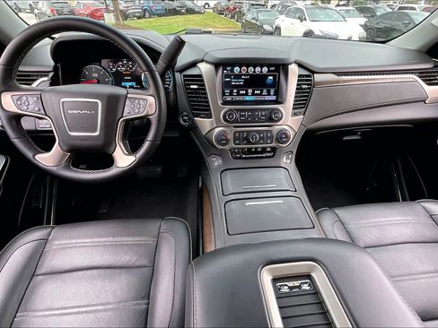 Used 2019 GMC Yukon Denali w/ Denali Ultimate Package image 12