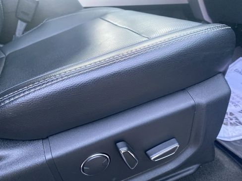 Used 2017 Ford F250 Lariat w/ Lariat Ultimate Package image 11