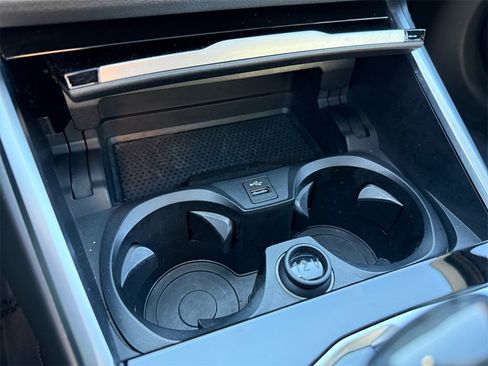 Used 2019 BMW 330i xDrive Sedan w/ Driving Assistance Package image 26