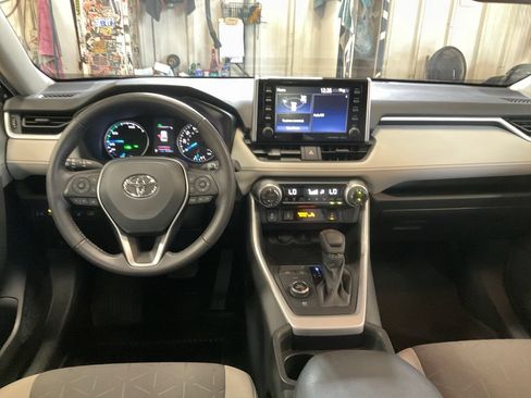 Certified 2021 Toyota RAV4 XLE w/ Convenience Package AWD/4WD image 25