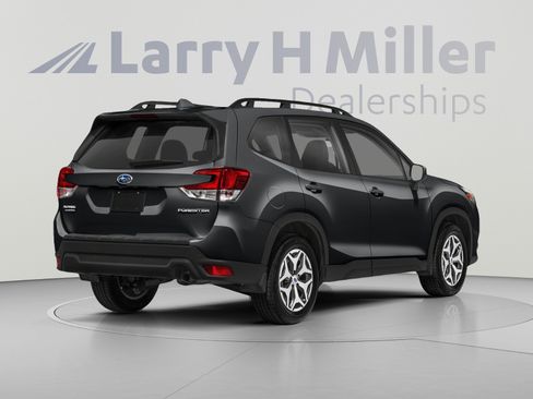 Used 2024 Subaru Forester Premium AWD/4WD image 2